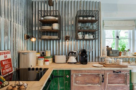 Metal Cabinets Kitchen, Metal Kitchen Backsplash, Modern Metal Kitchen, Metal Backsplash Kitchen, Vintage Industrial Kitchen, Espresso Kitchen Cabinets, Metal Cabinets, Cheap Kitchen Cabinets, House Cladding