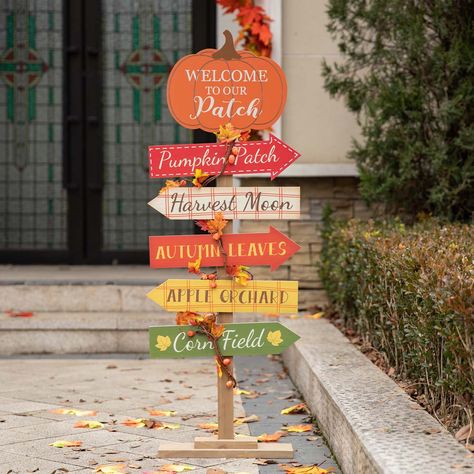 Dani Kruha, Outdoor Fall Decor Ideas, Pumpkin Patch Sign, Corn Field, Preschool Bulletin, Fall Fest, Harvest Thanksgiving, Wooden Pumpkins, Pumpkin Sign