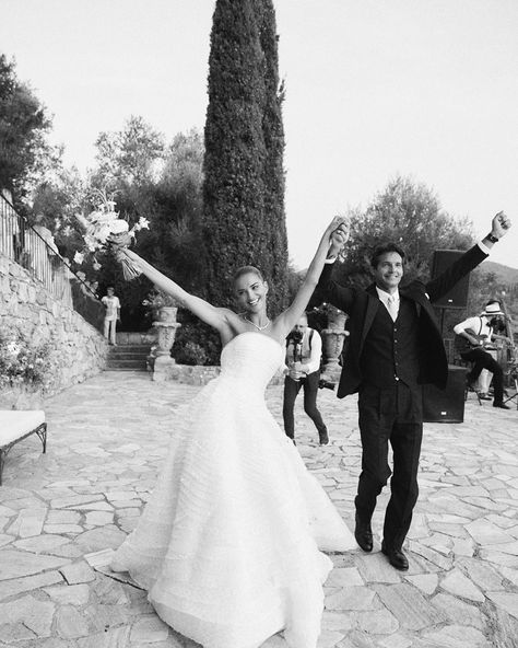 Gabrielle Caunesil, Grateful For Everything, Wedding Photo Inspiration, Dreamy Wedding, Words To Describe, Young And Beautiful, Wedding Pics, Photography Inspo, Wedding Bells