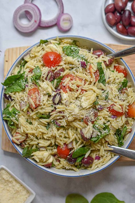 Orzo Pesto Pasta Salad - Lynn's Way of Life Linguine Pasta Salad, Pasta Salad Pesto, Orzo Pesto, Carbonara With Bacon, Summer Orzo, Blueberry Bagels, Quick Easy Dinner Recipes, Pesto Salad, Easy Summer Recipes