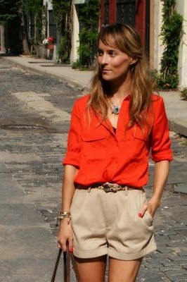 Womens Khaki Shorts, Outfit Verano, Leopard Belt, Wearing Color, Red Blouse, Orange Blouse, Orange Shirt, Khaki Shorts, Spring Summer Outfits