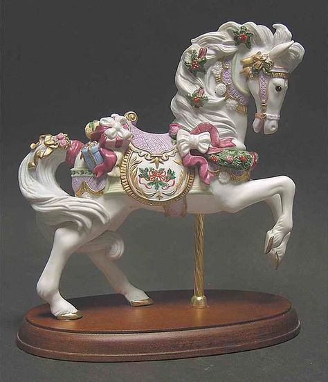 Christmas Carousel, Carousel Animals, Carousel Cake, Detail Arsitektur, Lenox Christmas, Creation Deco, Merry Go Round, Carousel Horses, Rocking Horse