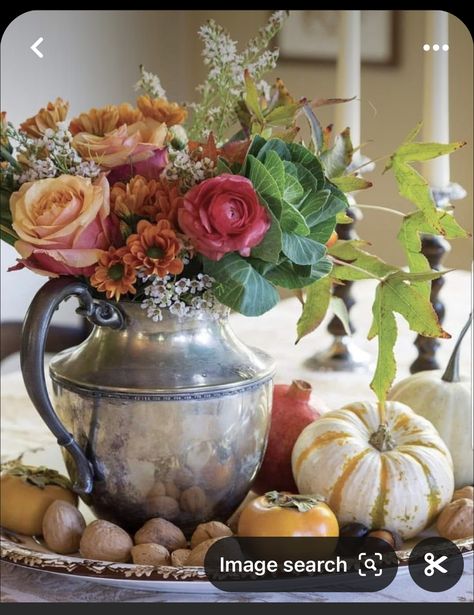 Cottage Centerpiece, Pinterest Pictures, Victoria Magazine, Fall Vignettes, Fall Arrangements, Fall Thanksgiving Decor, Autumn Decorating, Fall Centerpiece, Fall Table