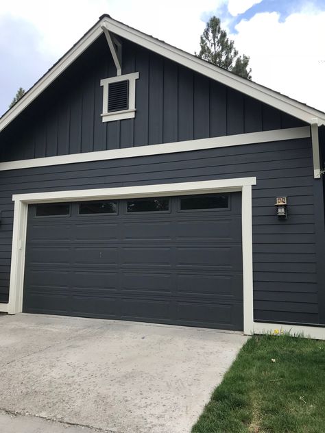 Wrought Iron Benjamin Moore Wrought Iron Benjamin Moore, Navy Garage, Grey Exterior House Colors, Best Exterior House Paint, Exterior House Siding, Gray House Exterior, Siding Trim, Gray Shades, Exterior Inspiration