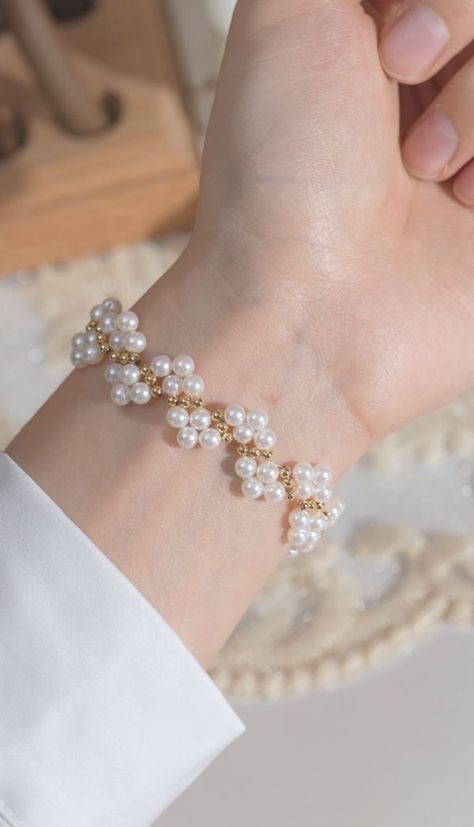 Bead beginners & Free beading tutorials | Pearl cloudlet bracelet-Craft your own elegance with  'Pearl Cloudlet Bracelet' DIY project | Facebook Free Beading Tutorials, Bracelet Craft, Bracelet Diy, Bracelet Crafts, Beading Tutorials, Chic Accessories, Diy Bracelets, Pearl Bracelet, Seed Beads