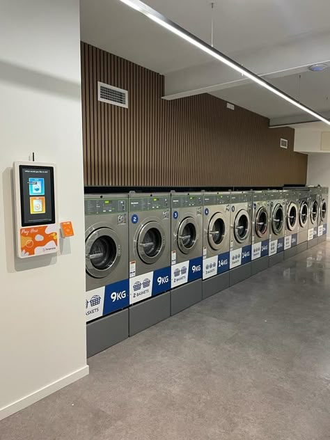 Modern Laundromat Interior Design, Aesthetic Laundromat, Laundry Business Design, Laundromat Interior, Laundry Store Design Ideas, Laundry Interior Design, Laundromat Aesthetic, Laundromat Ideas, Laundry Aesthetic