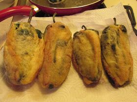 Chili Reano Recipe, Chili Relleno Recipe Authentic, Chilli Relleno Recipe, Chili Relleno Recipe, Pablano Pepper Recipe, Easy Chile Relleno Recipe, Chili Rellenos Recipe, Stuffed Chili Relleno Recipe, Poblano Recipes