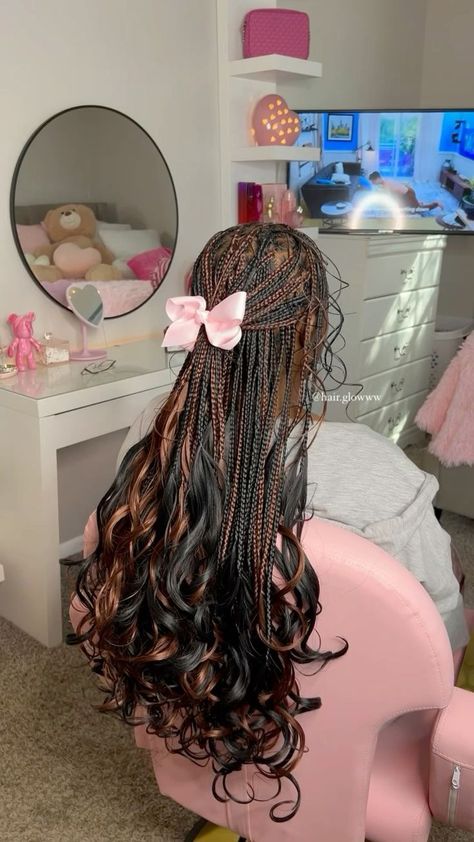 Box Braid With French Curls, Peekaboo Braids With French Curls, 30 Inch French Curl Braids, Full French Curl Braids, Coloured French Curl Braids, Cute Braid Color Combos, Box Braids Unique, Hairstyles To Put Your Braids In, French Curls Braids Colors