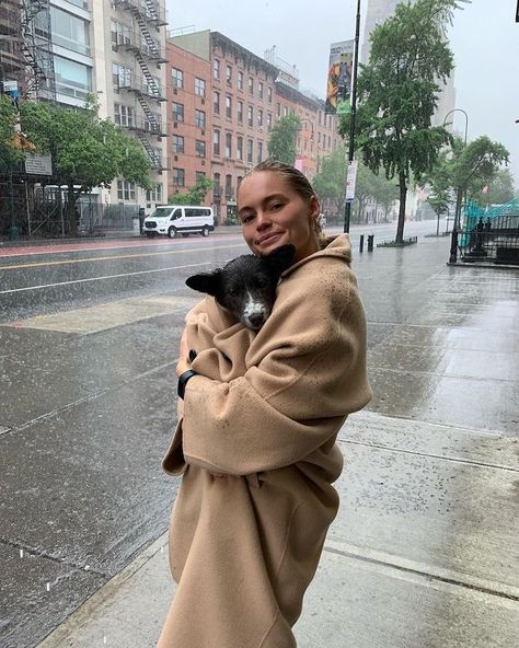 Rainy Day Pictures, Claire Rose Cliteur, Claire Rose, Nyc Baby, Day Pictures, Concrete Jungle, City Girl, Girls Best Friend, Animals Friends