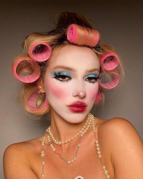 Marie Antoinette Makeup, Porcelain Doll Makeup, Funky Makeup, Drag Make-up, Drag Makeup, Doll Makeup, Cute Makeup Looks, Creative Makeup Looks, Clown Makeup