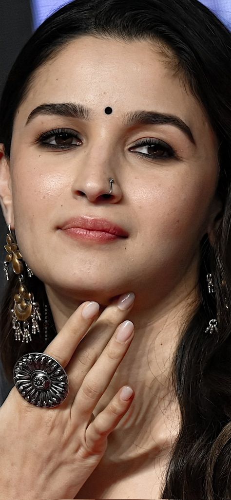 Alia Bhatt, Super Hero, Close Up, Garage, Ring