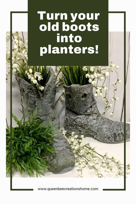 What could be better than taking your worn boots or shoes and turning them into fanciful garden planters to showcase your florals? Concrete Boots Planter, Boot Planter Ideas, Concrete Boots, Old Cowboy Boots, Worn Boots, Old Boots, Diy Things, Cement Crafts, Concrete Planters