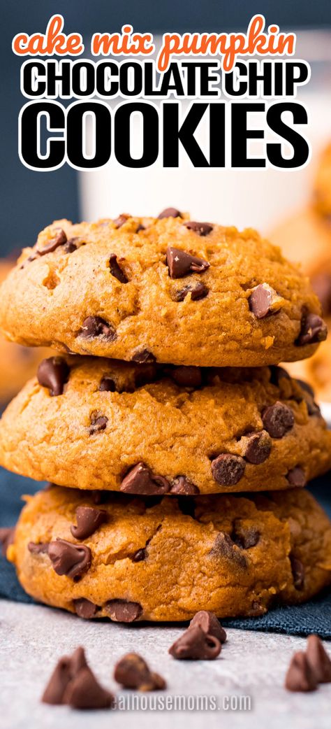 It only takes four ingredients and 20 minutes to make sweet and chewy Cake Mix Pumpkin Chocolate Chip Cookies! #Realhousemoms #cakemix #pumpkin #chocolatechip #cookies #cookiemonster #halloween #thanksgiving #backtoschool #kidapproved #fall Chewy Cake, Soft Pumpkin Chocolate Chip Cookies, Chocolatechip Cookies, Pumpkin Dump, Frozen Pumpkin, Chocolate Chip Cookies Ingredients, Pumpkin Spice Cookies, Pumpkin Chocolate Chip, Pumpkin Chocolate Chip Cookies