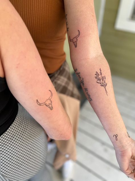 Country Fine Line Tattoo, Fine Line Bull Skull Tattoo, Country Simple Tattoos, Fine Line Bull Tattoo, Austin Texas Tattoo Ideas, Western Minimalist Tattoo, Dainty Western Tattoo, Fine Line Cactus Tattoo, Western Fine Line Tattoo