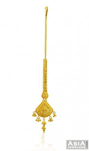 Indian Fancy Gold Tikka (22 Karat) Maag Tikka Design Gold, Mangtika Jewellery, Mangtika Jewellery Gold, Mang Tikka Gold, Gold Mangtika, Gold Bengals, Nethi Chutti, Gold Tikka, Tikka Jewelry