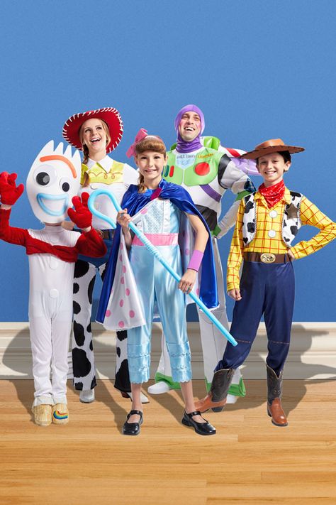 Tou Story Group Costume, Toy Story Dress Up, Toy Story Group Halloween Costumes, Toy Story Costumes Family, Toy Story Halloween Costumes Families, Toy Story Halloween Costumes Group, Toy Story Characters Costumes, Toy Story Group Costume, Toy Story Family Costumes