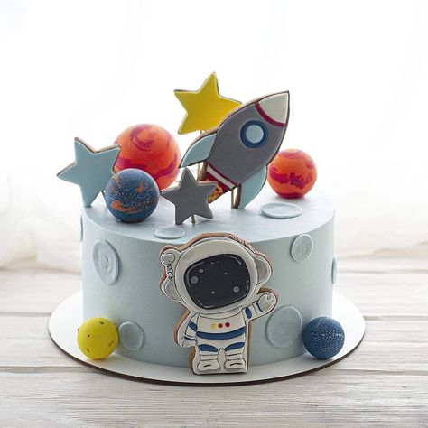 Birthday Cake Ideas For 3 Year Boy, 3 2 1 Blast Off Birthday Cake, Astronaut Cake Design, Planet Cake Ideas, Simple Space Theme Cake, Rocket Ship Birthday Cake, Birthday Cake For Toddler Boy, Space Theme Cakes, Space Birthday Cake Boys