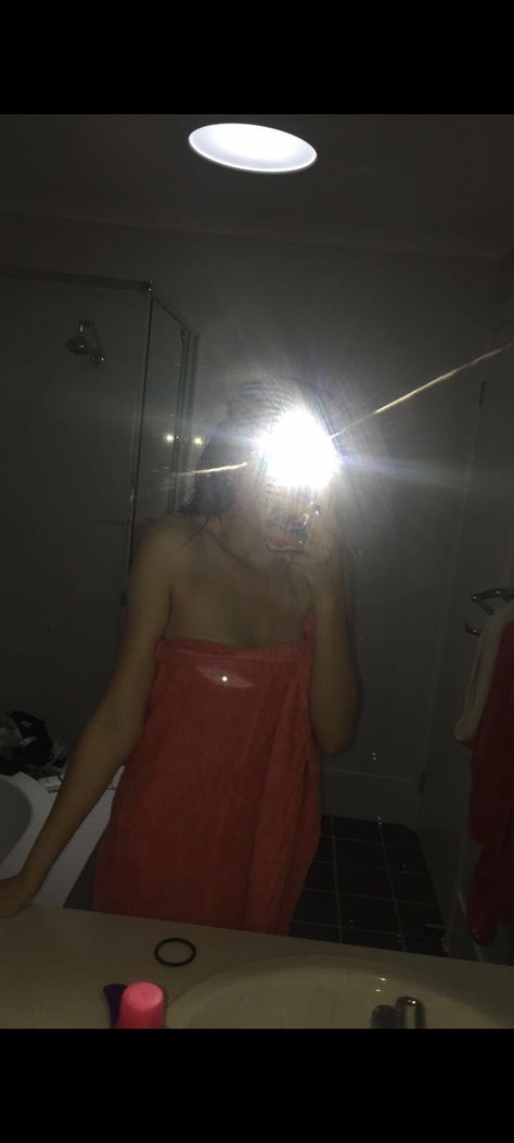 Bathroom Snaps, Simple Dress For Girl, Butterfly Video, Fake Pics, Bathroom Selfie, Boy Photography Poses, Selfie Ideas Instagram, Cute Couple Selfies, Cute Selfies Poses