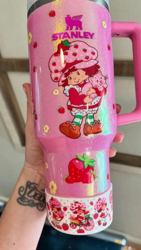 Strawberry Shortcake Stuff, Strawberry Shortcake 2000s, Stanley Aesthetic, Strawberry Shortcake Cartoon, Strawberry Shortcake Birthday, Strawberry Shortcake Characters, Strawberry Shortcake Party, Strawberry Shortcake Doll, Vintage Strawberry Shortcake