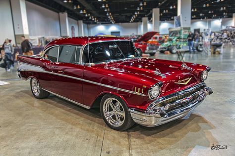 Gorgeous Candy Apple Red '57 Chevy Bel Air 57 Chevy Bel Air, 1957 Chevy Bel Air, Plymouth Fury, Auto Retro, Candy Red, 1957 Chevrolet, Old School Cars, Chevy Bel Air, Sweet Cars