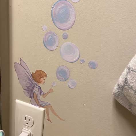 Fairy Mural Ideas, Fairy Mural Kids Rooms, Fairy Wall Painting, Baby Nursery Wall Ideas, Flower Fairy Bedroom, Fairy Garden Mural, Painted Mural Bedroom, Corner Mural Wall Art, Toddler Fairy Room