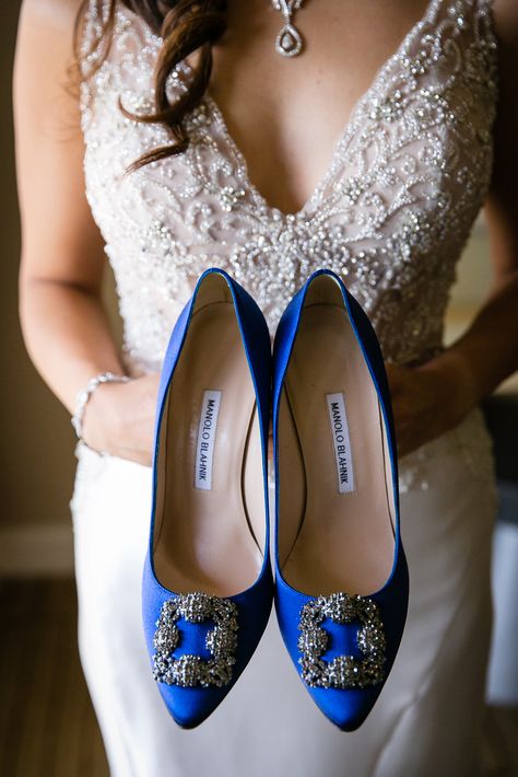 Manolo Blahnik Blue Heels, Manolo Blahnik Heels Wedding, Bridal Manolo Blahnik, Manolo Blahnik Wedding Shoes Blue, Royal Blue Heels Outfit, Blue Manolo Blahnik Shoes Wedding, Wedding Dress Blue Shoes, Blue Heels Outfit, Manolo Blahnik Hangisi Blue