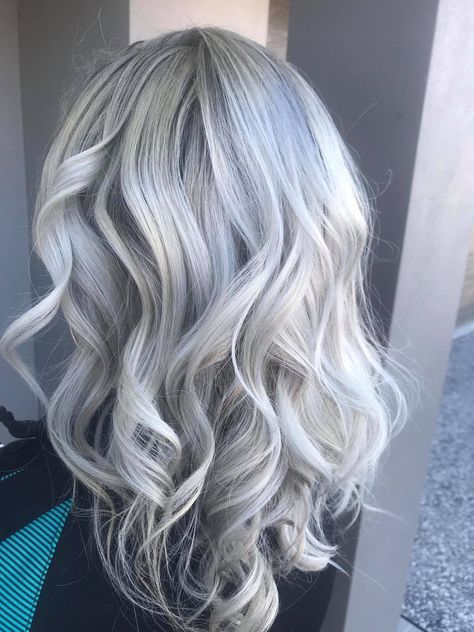 Silver Blonde Hair Ashy Silver Hair, Silver Short Hair, White Silver Hair, Sun Hair, Long Silver Hair, Grey Hair Looks, Hair Colour Design, Grey Blonde Hair, Hair Colouring