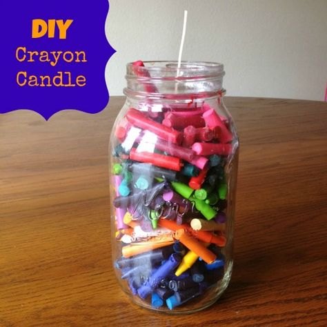 DIY Crayon Candle - Brittany Estes Crayon Candle, Diy Candles With Crayons, Crayon Candles, Diy Crayons, Crayon Crafts, Diy Jar Crafts, Mason Jar Crafts Diy, Candle Craft, Mason Jar Gifts