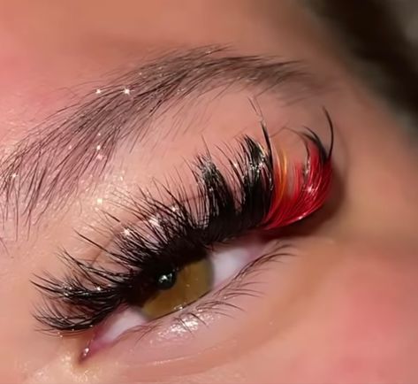 Baddie Travel, Color Eyelash Extensions, Color Eyelashes, Baddie Inspiration, Lash Ideas, Lash Maps, 2022 Makeup, Colored Lashes, Evening Eye Makeup