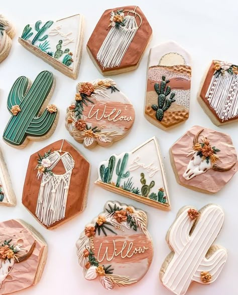 Boho Bachelorette Cookies, Boho Royal Icing Cookies, Boho Christmas Cookies, Boho Cowgirl Baby Shower Ideas, Western Birthday Cookies, Boho Cookies Decorated, Western Cookies Decorated, Cow Cookies Decorated, Boho Birthday Cookies