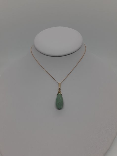 Gold Jade Round Pendant Jewelry, Luxury Jade Pendant Necklaces, Green Jade Teardrop Pendant Jewelry, Luxury Jade Pendant Necklace, Nature-inspired Jade Pendant Necklace, Pink Pearl Necklace, Gold Pendant Jewelry, Fancy Jewellery, Jade Stone