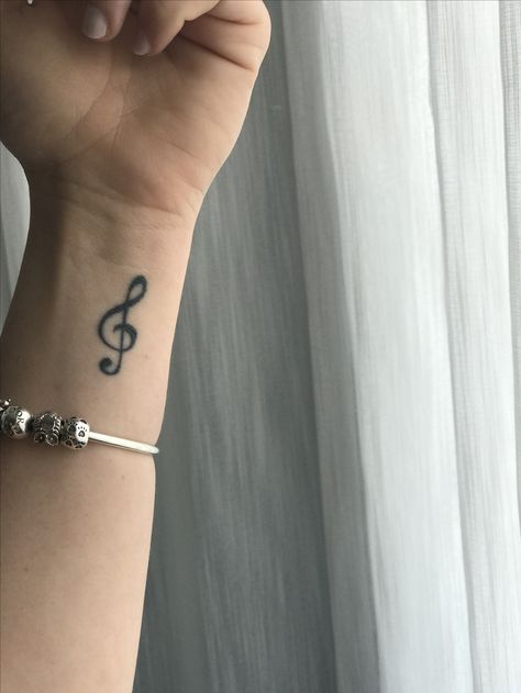 Music tattoo hand Guitarist Tattoo, Small Bow Tattoos, Bow Tattoos, Bow Tattoo, Tattoo Hand, Music Tattoo, Simplistic Tattoos, Small Bows, Alternative Outfits