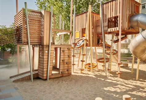 Playground Springsiedlung by hochC Landschaftsarchitekten « Landscape Architecture Platform | Landezine Thesis Structure, Playground Inspiration, Wood Playground, Play Structures For Kids, Kids Outdoor Playground, Modern Playground, Playgrounds Architecture, Cool Playgrounds, Playground Landscaping