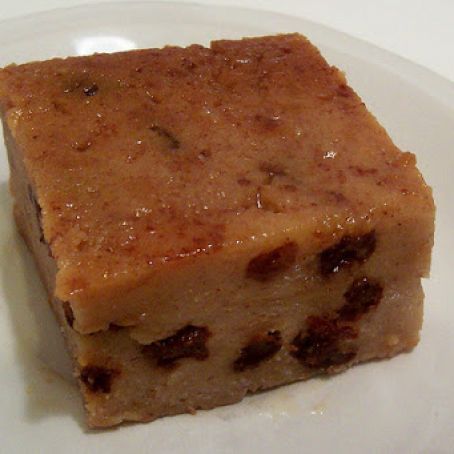 Puerto Rican Bread Pudding, Puerto Rico Food, Boricua Recipes, Bread Pudding Recipe, Spanish Dishes, Hispanic Food, Cuban Recipes, Pudding Recipe, Piece Of Cake