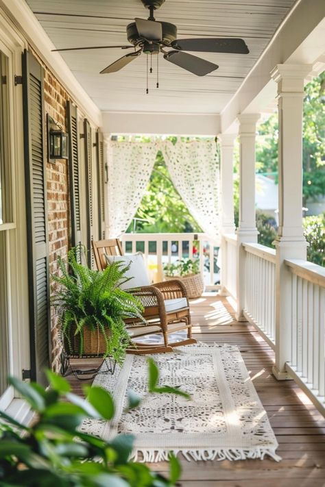 45 Small Front Porch Decor Ideas To Maximize Your Curb Appeal Craftsman Front Porch Decor, Front Porch Cottage, Small Front Porch Ideas Entrance, Florida Beach House Decor, Craftsman Front Porch, Porch Styling, Small Front Porch Decor, Small Porch Ideas, Small Porch Decorating