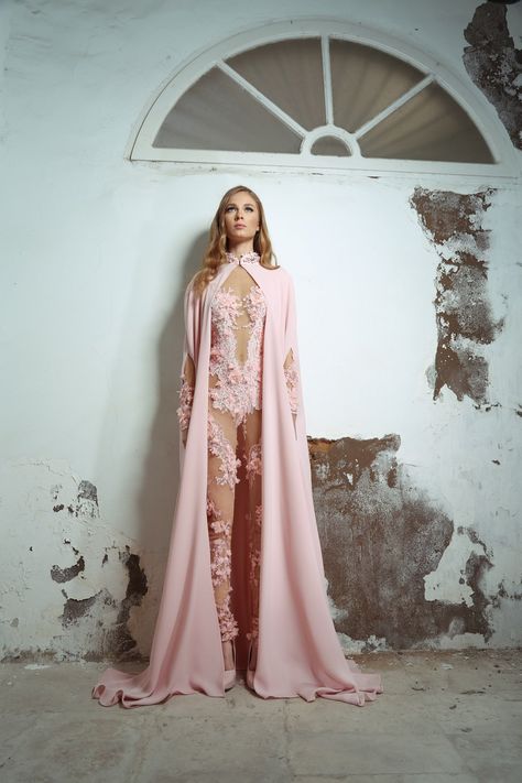 no crying in the club (monaco) on Twitter: "MARWAN & KHALED S/S 2016 RTW COLLECTION [1/2].… " Couture 2015, Glad Rags, Stage Costume, Couture Designers, Fancy Pants, Fashion Weeks, Couture Gowns, Fun Fashion, Fashion Lookbook