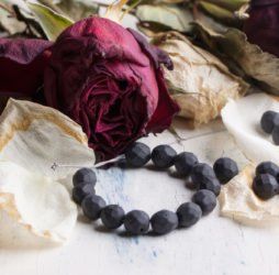 DIY: How to Make Rose Petal Beads from Your Valentine's Day Bouquets Rose Petals Craft, Valentine's Bouquet, Rose Petal Beads, Memorial Beads, Valentine Bouquet, How To Make Rose, Diy Roses, Dried Rose Petals, Rose Bracelet