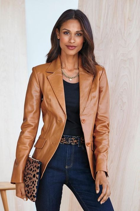 Leather Blazer Women, Work Blazer, Women Fashion Edgy, Fall Clothes, Clothing Stores, Pantalon Large, Casual Blazer, Blazer Outfits, Blazer Fashion