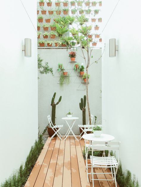 Cozy Homes, Outdoor Patio Designs, Small Patio Garden, Patio Interior, Granny Flat, Outdoor Living Room, Outdoor Backyard, Small Patio, Garden Spaces