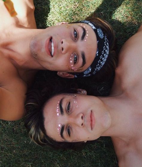 Dolan Twins Imagines - coachella [e+g] - Wattpad Twin Tshirts, Dolan Twins Wallpaper, Dolan Twins Memes, Dollan Twins, Dolan Twins Imagines, Twin Pictures, Ethan And Grayson Dolan, Posts Ideas, Ethan Dolan