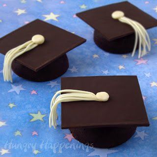 Graduation Party Pretzel Pops Topped with Grad Caps - New Video Tutorial Graduation Cap Cake, Graduation Party Desserts, Graduation Treats, Cocoa Krispies, Graduation Desserts, Cap Cake, Graduation Party Foods, Chocolate Dipped Pretzels, Flourless Chocolate Cake