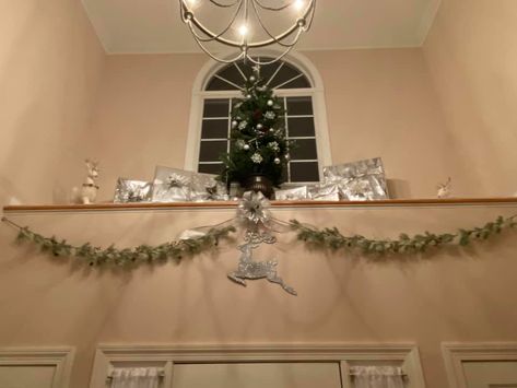 Foyer Ledge, Ledge Decor, 2 Story Foyer, Christmas Decor Inspiration, Porch Christmas, Christmas Decorations For The Home, Front Porch Christmas Decor, Christmas Home, Christmas Decoration