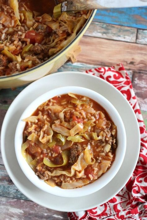 stuffed cabbage soup recipe with ground beef Stuffed Cabbage Soup, Easy Stuffed Cabbage, Soup Homemade, Bisque Soup, Unstuffed Cabbage, Cabbage Roll Soup, Diy Easy Recipes, Stuffed Cabbage, Paleo Crockpot