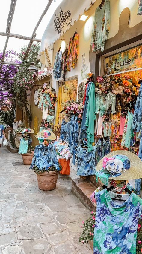 Italy Shopping Street, Positano Italy Shopping, Positano Style, Positano Italy Amalfi Coast, Italy Home Decor, Italy Shopping, Italy Capri, Tumblr Flower, Amalfi Coast Positano