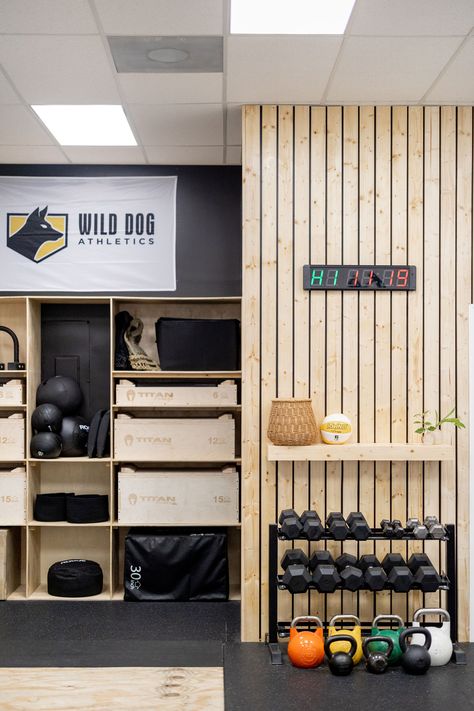 Studio Gym Design, Boutique Gym Design, Personal Training Studio Design, Real Estate Interior Design, Boutique Fitness Studio, Studio Gym, Boutique Gym, Gear Room, Home Real Estate