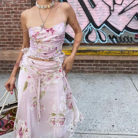 Bella Hadid, Fashion Killa, Vivienne Westwood, Passion For Fashion, Pretty Dresses, Spring Summer Fashion, Aesthetic Clothes, Pretty Outfits, Fashion Inspo Outfits