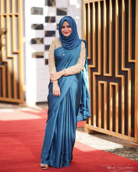 8 Best Saree Styles for Muslims-Stylish Hijab with Saree Ideas Saree With Hijab, Saree Outfits, How To Wear Hijab, Saree Ideas, Hijab Wedding Dresses, Stylish Hijab, Party Sarees, Saree Designs Party Wear, Muslim Women Hijab