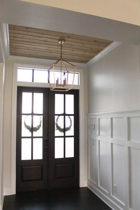 How To Install Plank Ceiling Directly On Framing In 6 Easy Steps - Simply Lovely Living Cedar Plank Ceiling, Shiplack Walls, Easy Home Projects, Shiplap Entryway, Hallway Ceiling, Wood Plank Ceiling, House Frame, Accent Ceiling, Shiplap Ceiling