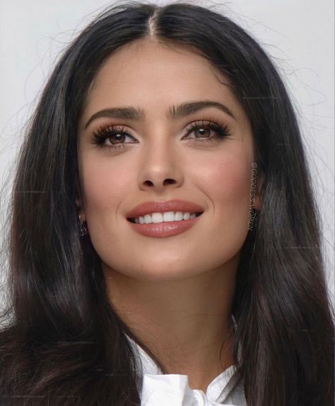 Salma Hayek Viscount Bridgerton, Hispanic Makeup, Olive Skin Makeup, Salma Hayek Hair, Salma Hayek Style, Wedding Hairstyles And Makeup, Brunette Makeup, Olive Skin, Natural Wedding Makeup