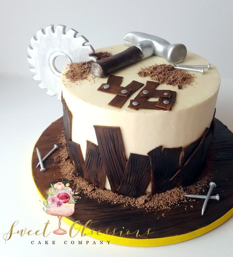 Carpenter Cake Carpenter Cake Ideas, Woodworking Cake Ideas, Birthday Cake Wine, Teacher Cakes, Construction Cake, 40th Cake, 70th Birthday Cake, Dad Birthday Cakes, Birthday Cakes For Men